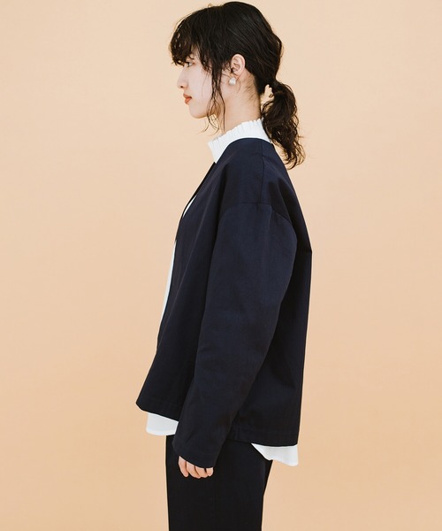 haco!（ハコ）の「かっこつけずにかっこよくなれる！ＰＢＰオーガニックコットン　シンプルジャケット（ユニセックス）（ノーカラージャケット・レディース・ダークネイビー・1/2/3）」の5枚目の写真