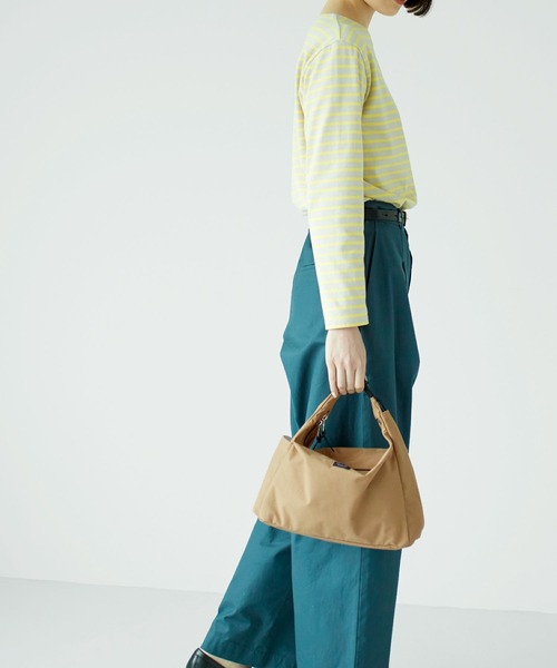 STANDARD SUPPLY（スタンダードサプライ）の「スタンダードサプライ / SIMPLICITY シンプリシティ / TRIANGLE SHOULDER トライアングルショルダー（ショルダーバッグ・レディース・モカ/チャコールグレー/グリーン/グレー/ダークパープル/ブラック/ベージュ/ダークネイビー/ゴールド/ブルー/グレイッシュベージュ/レッド/サンドベージュ/ケリーグリーン/アイボリー・FREE）」の21枚目の写真