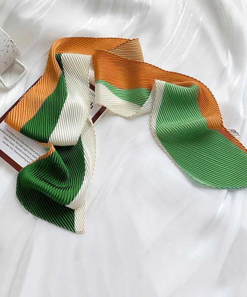 me+em select（ミームセレクト）の「【 4色展開 】プリーツカラーロングスカーフ（バンダナ/スカーフ・レディース・イエロー/ブラック/グリーン/オレンジ・FREE）」の8枚目の写真