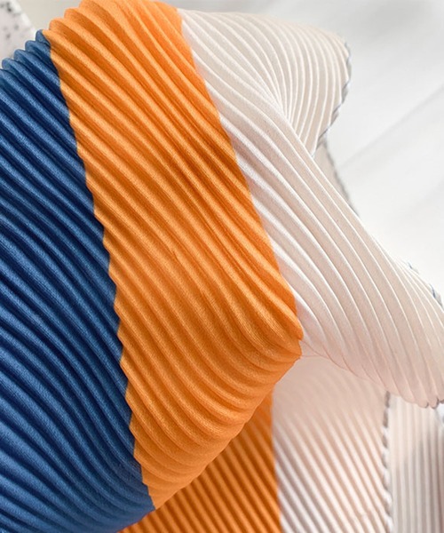 me+em select（ミームセレクト）の「【 4色展開 】プリーツカラーロングスカーフ（バンダナ/スカーフ・レディース・イエロー/ブラック/グリーン/オレンジ・FREE）」の15枚目の写真