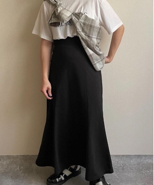 DuKKah（デュカ）の「Dukkah/【低身長向け】ポンチスリットマーメイドスカート（スカート・レディース・ブルー/ライム/ピンク/オレンジ/ブラック・X-SMALL）」の6枚目の写真