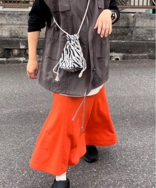 DuKKah（デュカ）の「Dukkah/【低身長向け】ポンチスリットマーメイドスカート（スカート・レディース・ブルー/ライム/ピンク/オレンジ/ブラック・X-SMALL）」の16枚目の写真