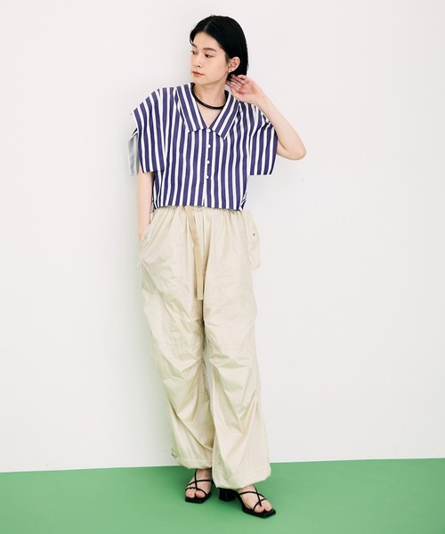 ADAM ET ROPE'(アダムエロペ)の「パネルスリーブショートシャツ(シャツ/ブラウス・レディース・ブラック/ホワイト/ブルー系その他4・FREE)」の18枚目の写真