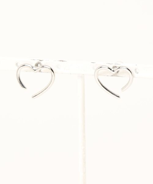Fun & Daily(ファンアンドデイリー)の「ラインハートピアス(ピアス(両耳用)・レディース・シルバー/ゴールド・FREE)」の5枚目の写真