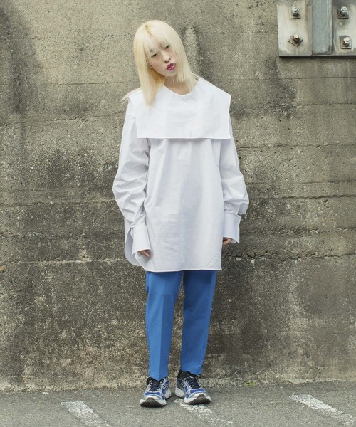 iI（アイ）の「iI　square collar blouse（シャツ/ブラウス・レディース・ホワイト/ブラック/ブルー・ONE）」の4枚目の写真