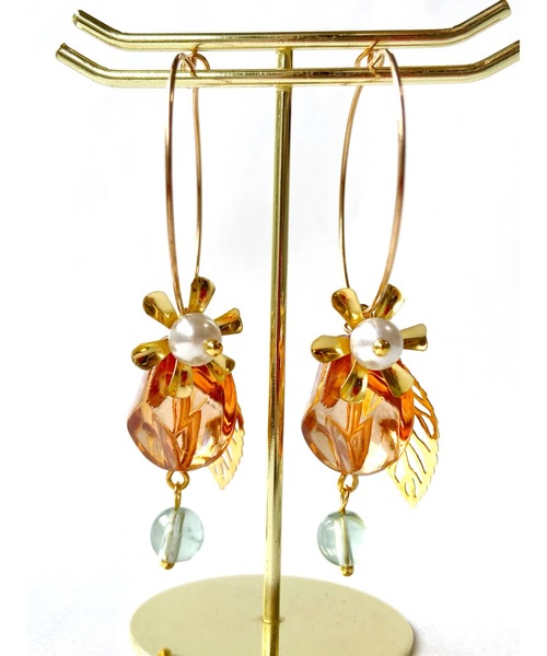 tone(トーン)の「【MUURABBTI】お花とフローライトのフープピアス(MA)(ピアス(両耳用)・レディース・ゴールド・FREE)」の6枚目の写真