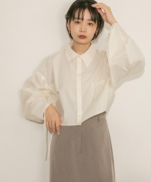 KBF（ケイビーエフ）の「ドロストギャザースリーブシャツ（シャツ/ブラウス・レディース・オフホワイト/ラベンダー/チャコールグレー・ONE）」の9枚目の写真