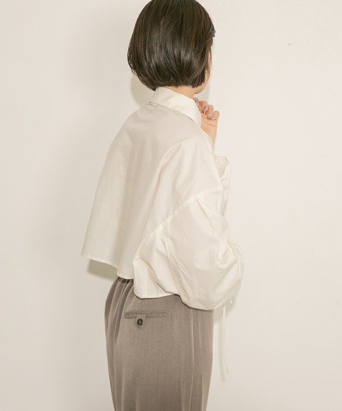 KBF（ケイビーエフ）の「ドロストギャザースリーブシャツ（シャツ/ブラウス・レディース・オフホワイト/ラベンダー/チャコールグレー・ONE）」の10枚目の写真