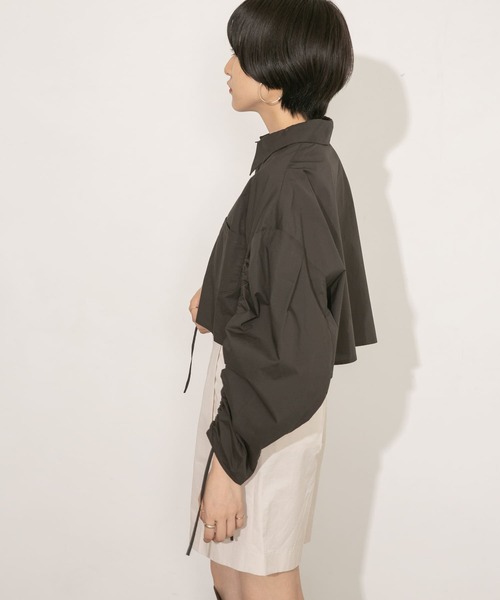 KBF（ケイビーエフ）の「ドロストギャザースリーブシャツ（シャツ/ブラウス・レディース・オフホワイト/ラベンダー/チャコールグレー・ONE）」の15枚目の写真