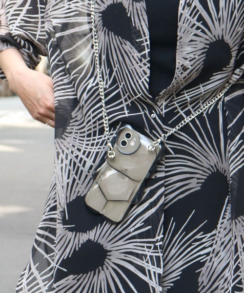 macaroni edge（マカロニエッジ）の「〈macaroni edge/マカロニエッジ〉クマのダイカットクリアチェーン付きiPhoneケース(iphone11/12/12pro/13/13pro)（スマホケース/カバー・レディース・ホワイト/ブラック/パープル・iPhone 12/iPhone 13/iPhone 13 Pro/iPhone 12 Pro/iPhone 11）」の16枚目の写真