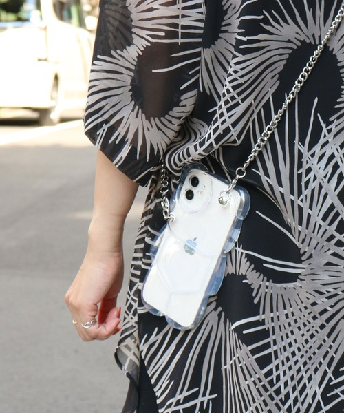 macaroni edge（マカロニエッジ）の「〈macaroni edge/マカロニエッジ〉クマのダイカットクリアチェーン付きiPhoneケース(iphone11/12/12pro/13/13pro)（スマホケース/カバー・レディース・ホワイト/ブラック/パープル・iPhone 12/iPhone 13/iPhone 13 Pro/iPhone 12 Pro/iPhone 11）」の17枚目の写真