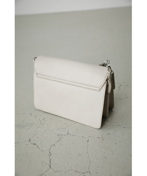 AZUL by moussy（アズールバイマウジー）の「CHUNKY CHAIN SHOULDER BAG/チャンキーチェーンショルダーバッグ（ショルダーバッグ・レディース・ブラック/ライトベージュ・FREE）」の17枚目の写真