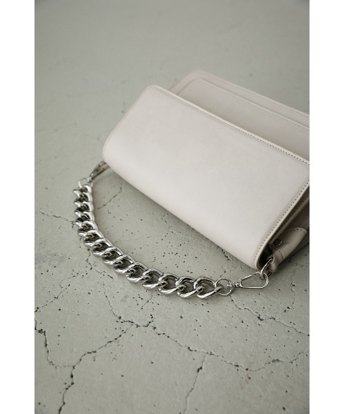 AZUL by moussy（アズールバイマウジー）の「CHUNKY CHAIN SHOULDER BAG/チャンキーチェーンショルダーバッグ（ショルダーバッグ・レディース・ブラック/ライトベージュ・FREE）」の18枚目の写真