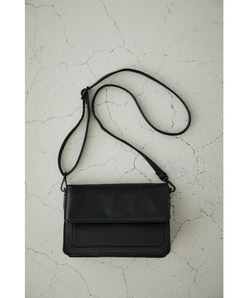 AZUL by moussy（アズールバイマウジー）の「CHUNKY CHAIN SHOULDER BAG/チャンキーチェーンショルダーバッグ（ショルダーバッグ・レディース・ブラック/ライトベージュ・FREE）」の3枚目の写真