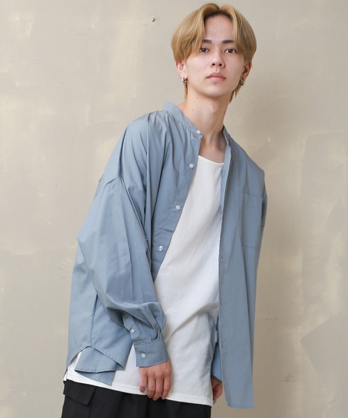 SPINNS(スピンズ)の「【ビックシルエット】長袖 ノーカラーシャツ(シャツ/ブラウス・メンズ・ホワイト/ブラック/サックスブルー・L)」の1枚目の写真