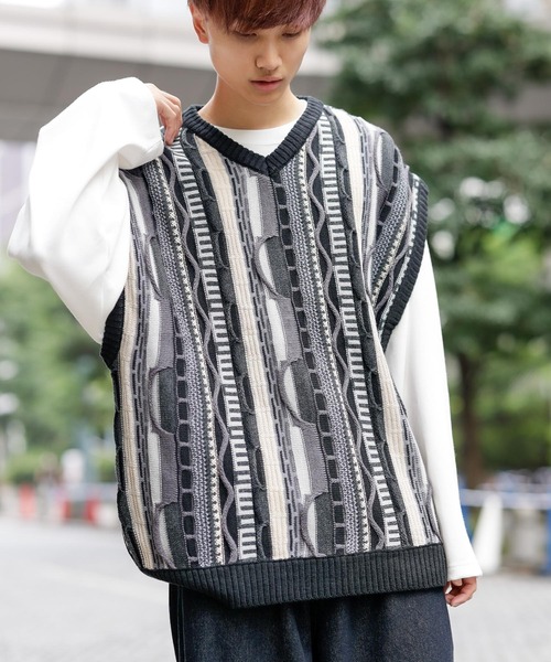 Beno(ビーノ)の「ヴィンテージライク ジャガード 3Dニットベスト(ベスト・メンズ・ベージュ系/グリーン系/ブラック系・M/L)」の11枚目の写真