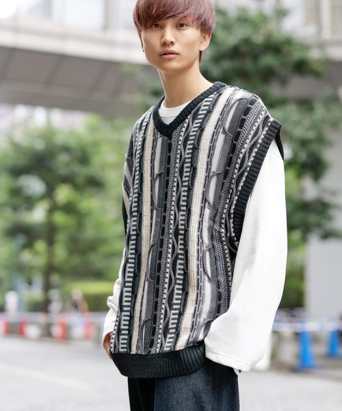 Beno(ビーノ)の「ヴィンテージライク ジャガード 3Dニットベスト(ベスト・メンズ・ベージュ系/グリーン系/ブラック系・M/L)」の12枚目の写真