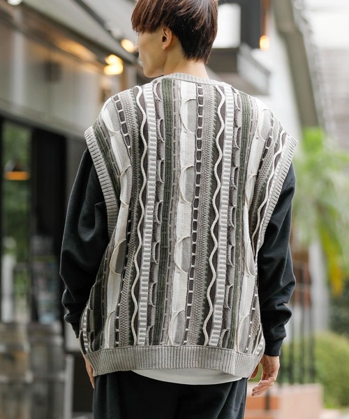 Beno(ビーノ)の「ヴィンテージライク ジャガード 3Dニットベスト(ベスト・メンズ・ベージュ系/グリーン系/ブラック系・M/L)」の16枚目の写真