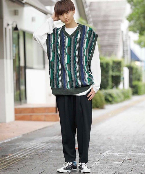 Beno(ビーノ)の「ヴィンテージライク ジャガード 3Dニットベスト(ベスト・メンズ・ベージュ系/グリーン系/ブラック系・M/L)」の18枚目の写真