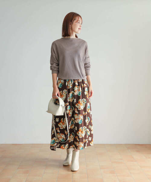 URBAN RESEARCH DOORS（アーバンリサーチドアーズ）の「タックフライスロングスリーブTシャツ（Tシャツ/カットソー・レディース・ブラック/オフホワイト/グレー系その他/イエロー系その他・MEDIUM）」の14枚目の写真