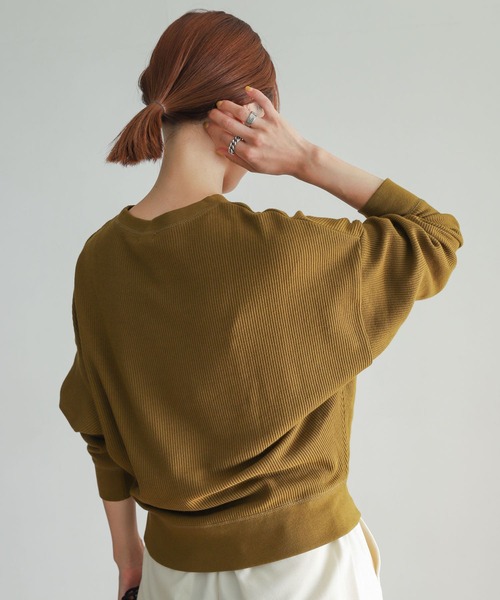 URBAN RESEARCH DOORS（アーバンリサーチドアーズ）の「タックフライスロングスリーブTシャツ（Tシャツ/カットソー・レディース・ブラック/オフホワイト/グレー系その他/イエロー系その他・MEDIUM）」の17枚目の写真