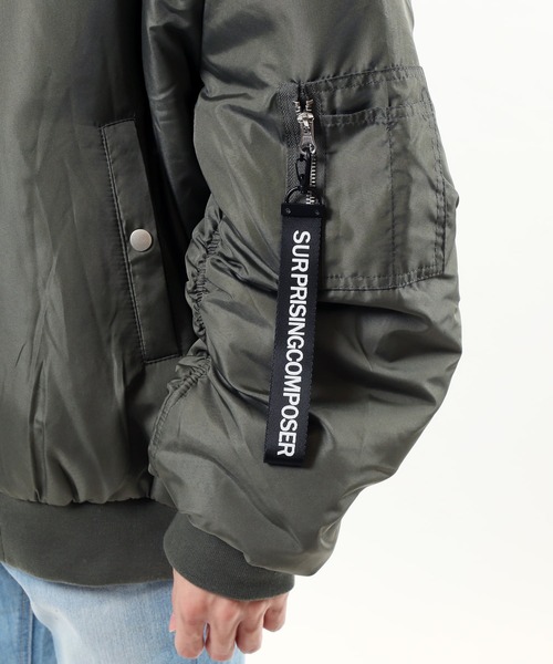 TopIsm（トップイズム）の「撥水加工 ドロップショルダー 中綿MA-1ジャケット（MA-1・メンズ・ホワイト/ブラック/ネイビー/カーキ・M/L/XL）」の13枚目の写真