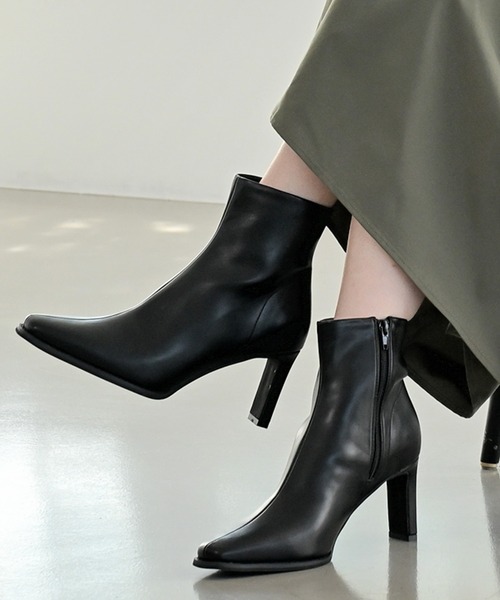 AmiAmi(アミアミ)の「【7.5cmヒールVer.】スクエアトゥブーツ/プレートヒール(ブーツ・レディース・ブラック/アイボリー/ブラック系その他/グレイッシュベージュ/グレー/ブラック×ブラック・LL/S/M/L)」の2枚目の写真