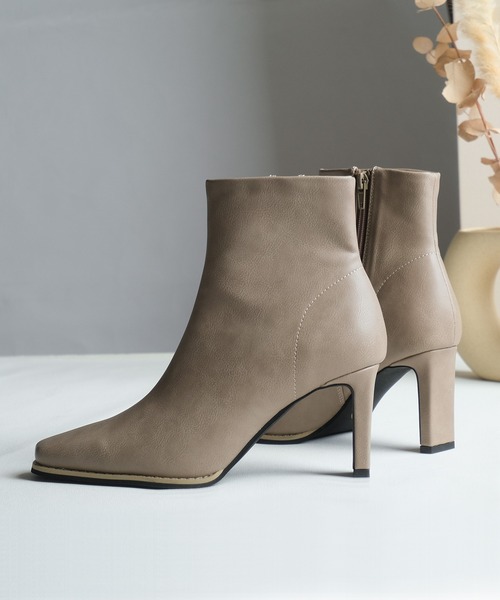 AmiAmi(アミアミ)の「【7.5cmヒールVer.】スクエアトゥブーツ/プレートヒール(ブーツ・レディース・ブラック/アイボリー/ブラック系その他/グレイッシュベージュ/グレー/ブラック×ブラック・LL/S/M/L)」の6枚目の写真