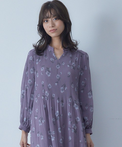 12Twelve Agenda(トゥエルブ アジェンダ)の「花柄消しプリーツ長袖ワンピース(ワンピース・レディース・ピンク/グリーン・M)」の15枚目の写真