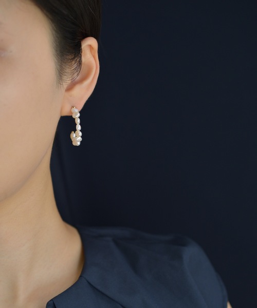 CoLoA Handmade jewelry（クロア ハンドメイド ジュエリー）の「【CoLoA】クロア/ 淡水パールフープピアス（ピアス（両耳用）・レディース・ゴールド・FREE）」の3枚目の写真