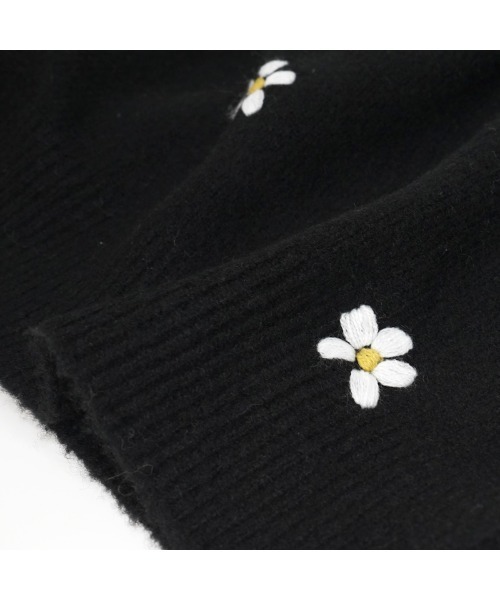 flower（フラワー）の「エンブロイダリーフラワーズニット2（ニット/セーター・レディース・ベージュ/アイボリー/ブラック・FREE）」の14枚目の写真