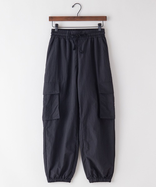 OUTDOOR PRODUCTS APPAREL(アウトドアプロダクツアパレル)の「裾絞りカーゴパンツ サイドポケット ゆったりシルエット ワンマイルコーデ(カーゴパンツ・レディース・ブラック/アイボリー/ライトベージュ・MEDIUM)」の6枚目の写真