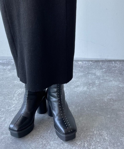 PAGEBOY(ページボーイ)の「オープンショルダーニットワンピース(ワンピース・レディース・オフホワイト/ブラック/ラベンダー・FREE)」の5枚目の写真