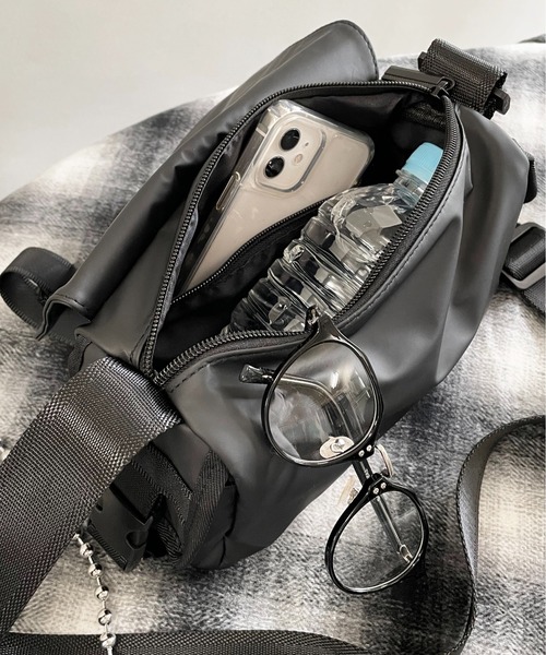 SPINNS（スピンズ）の「2ベルト ナイロンショルダーバッグ（ショルダー