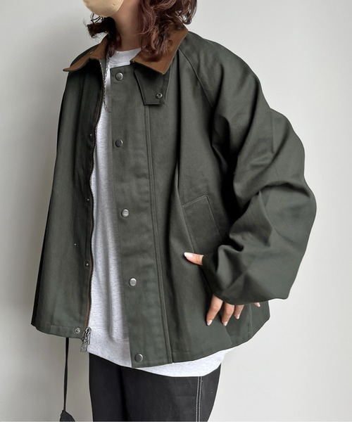 CPCM（シーピーシーエム）の「襟配色短丈ブルゾン（ブルゾン・レディース・グリーン/チャコールグレー/ホワイト・MEDIUM/LARGE）」の6枚目の写真