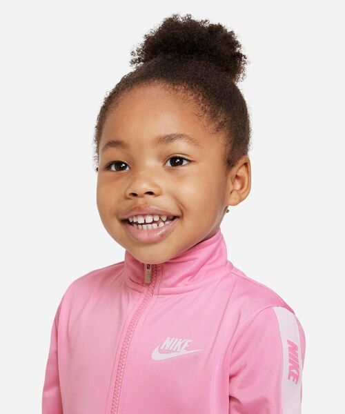 NIKE(ナイキ)の「ナイキ ベビー トラックスーツ / Nike Toddler Tracksuit<90-100cm 展開>(セットアップ・キッズ・ピンク/ネイビー/ピンク系その他2・90/100/95)」の21枚目の写真