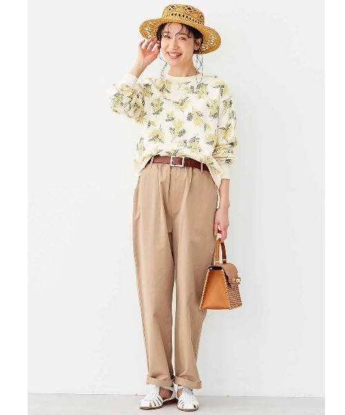 Live in comfort(リブインコンフォート)の「リブ イン コンフォート 着るだけパッと華やぐ ミモザ柄トレーナー(スウェット・レディース・アイボリー/ブルー系その他・MEDIUM/LARGE/X-LARGE/XX-LARGE/XXX-LARGE/SMALL)」の5枚目の写真
