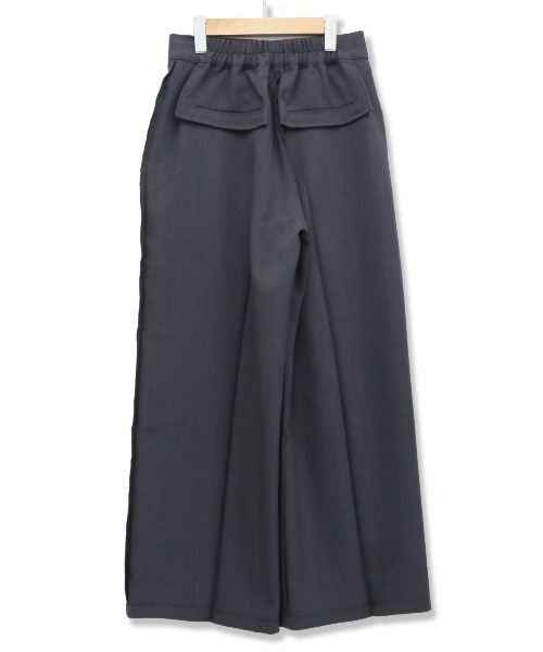 m.f.editorial（エムエフエディトリアル）の「m.f.エディトリアル レディース リネン風シャンブレー ワイドパンツ(セットアップ可能)（その他パンツ・レディース・グレー/ネイビー/ベージュ・LARGE/MEDIUM）」の11枚目の写真