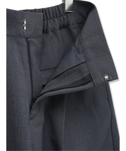 m.f.editorial（エムエフエディトリアル）の「m.f.エディトリアル レディース リネン風シャンブレー ワイドパンツ(セットアップ可能)（その他パンツ・レディース・グレー/ネイビー/ベージュ・LARGE/MEDIUM）」の7枚目の写真