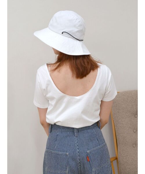 Ungrid(アングリッド)の「オーガビッツコットンバックオープンTee(Tシャツ/カットソー・レディース・レッド/オフホワイト/ブラック/ミント・FREE)」の1枚目の写真