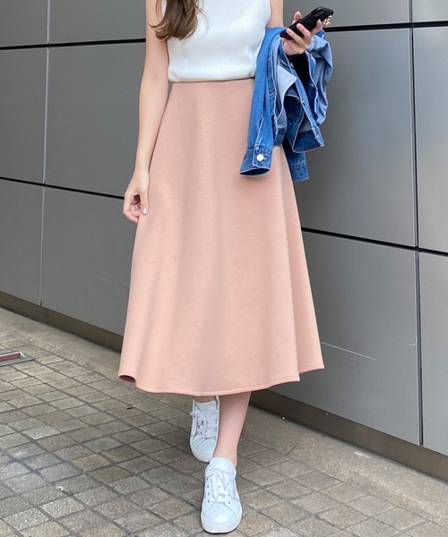 KOBE LETTUCE（コウベレタス）の「[ 岡部あゆみさんコラボ ]ボンディングフレアスカート（スカート・レディース・ブラック/ミント/ピンクベージュ/チャコール/ホワイト系/ホワイト系1/ブラック系/グレー系/グリーン系/ピンク系・1/2）」の10枚目の写真