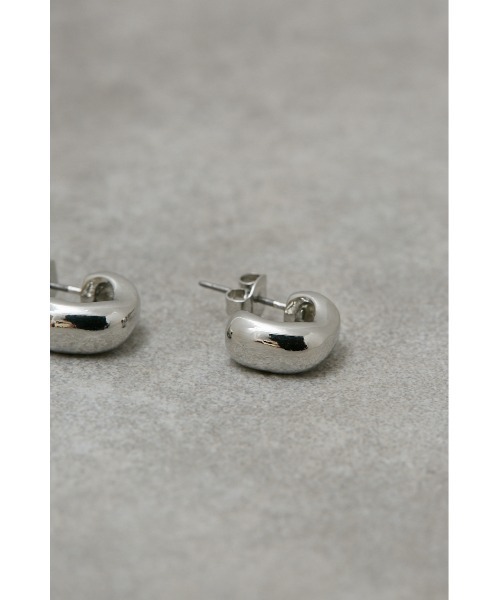 AZUL by moussy(アズールバイマウジー)の「PETIT NUANCE HOOP EARRINGS/プチニュアンスフープピアス(ピアス(両耳用)・レディース・シルバー/ゴールド系その他・FREE)」の4枚目の写真