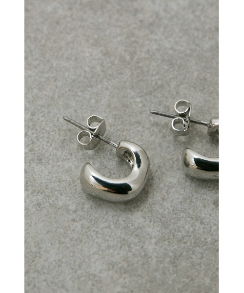 AZUL by moussy(アズールバイマウジー)の「PETIT NUANCE HOOP EARRINGS/プチニュアンスフープピアス(ピアス(両耳用)・レディース・シルバー/ゴールド系その他・FREE)」の5枚目の写真