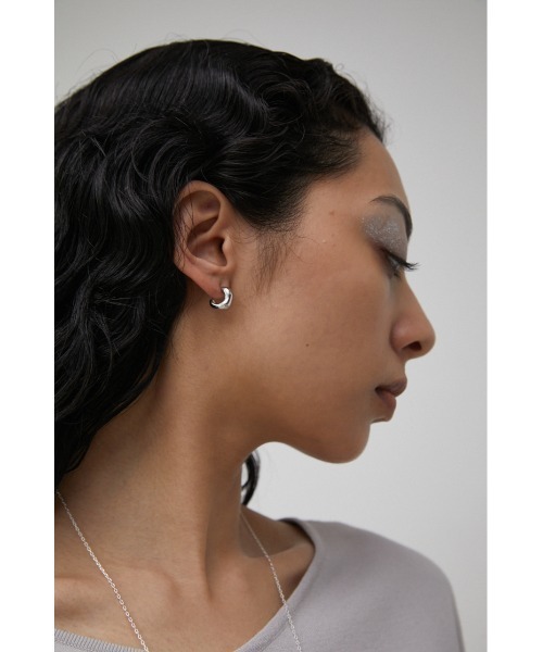 AZUL by moussy(アズールバイマウジー)の「PETIT NUANCE HOOP EARRINGS/プチニュアンスフープピアス(ピアス(両耳用)・レディース・シルバー/ゴールド系その他・FREE)」の8枚目の写真