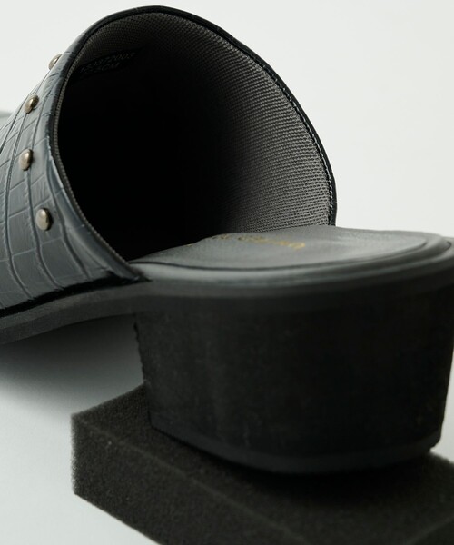 UNITED TOKYO（ユナイテッドトウキョウ）の「リアルレザースタッズ