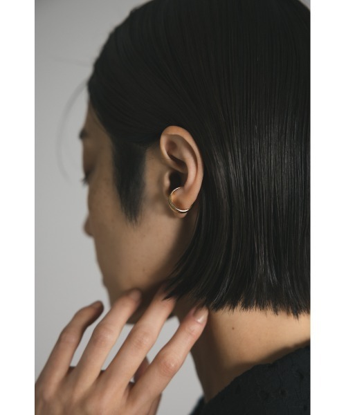 STYLEMIXER(スタイルミキサー)の「フラットラインイヤーカフ(イヤーカフ・レディース・シルバー/ゴールド・FREE)」の7枚目の写真
