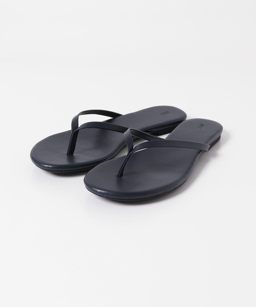 KBF(ケイビーエフ)の「フラットストラップビーチサンダル(サンダル・レディース・ネイビー/ゴールド/シルバー・37/38/36)」の6枚目の写真