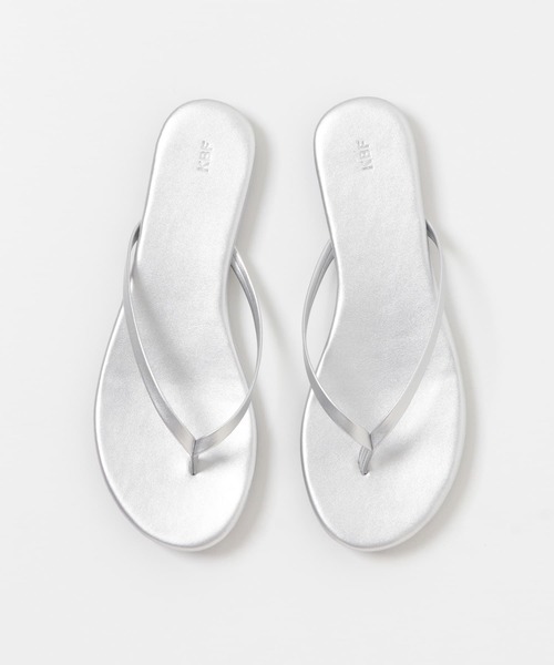 KBF(ケイビーエフ)の「フラットストラップビーチサンダル(サンダル・レディース・ネイビー/ゴールド/シルバー・37/38/36)」の8枚目の写真