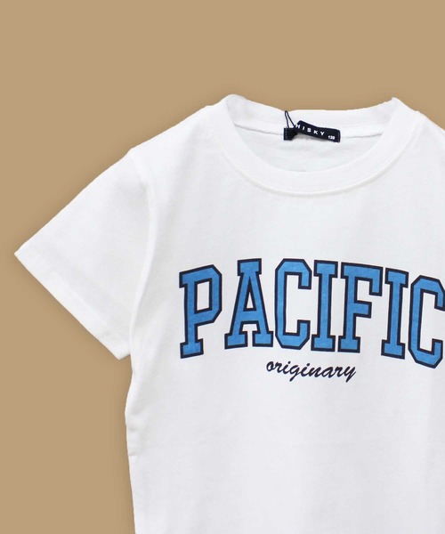 ZI-ON（ジーオン）の「カレッジロゴプリント半袖Tシャツ（Tシャツ/カットソー・キッズ・ミント/ブルー/ブラック/ベージュ/ネイビー/オフホワイト/ダークグリーン/ホワイト系その他/杢グレー/グレー系その他/ベージュ系その他/グリーン系その他/ブルー系その他/チャコール/ホワイト系その他2/ホワイト系その他3・120cm/130cm/140cm/150cm/160cm/110cm）」の2枚目の写真