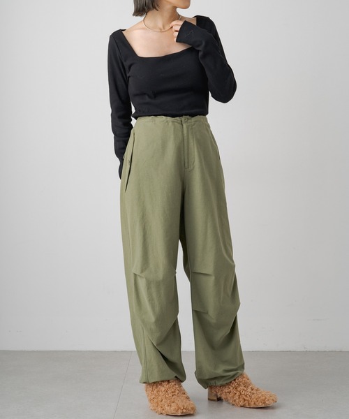 earthy（アーシー）の「リブカップ付きスクエアロンT（Tシャツ/カットソー・レディース・オフホワイト/ブラウン/ベージュ/ブラック/オレンジ/グレー・S/M）」の12枚目の写真